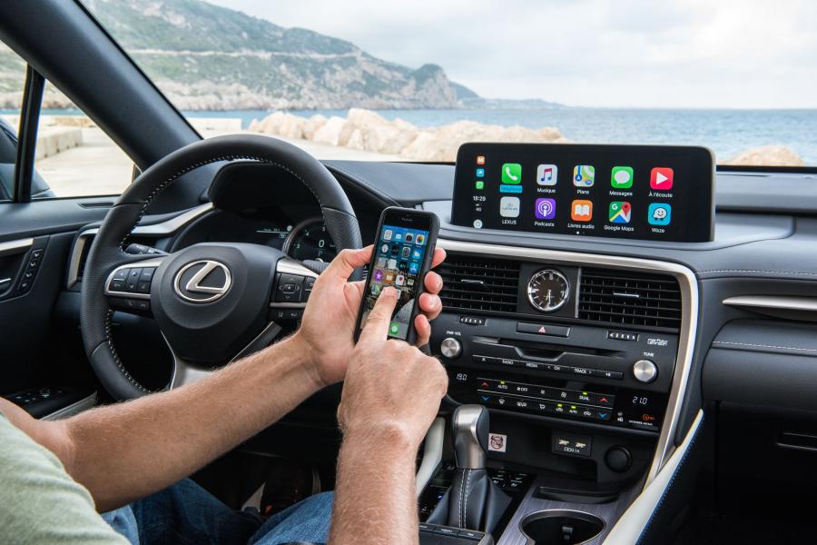 Детали интерьера Lexus RX300 F-Sport 2019 года  (WW) (фото 77 из 80)